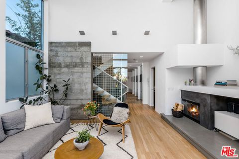 Photo of 552 Grand Boulevard, Venice, CA 90291 (MLS # 26662527)