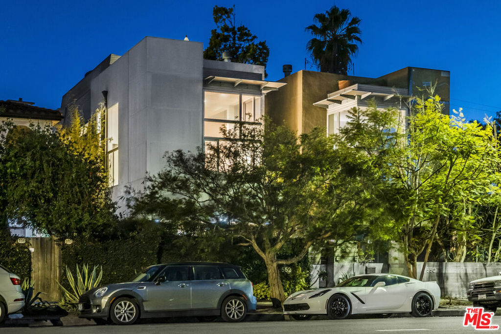 552 Grand Boulevard