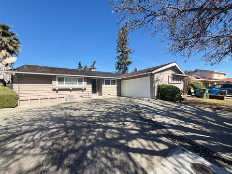 Photo of 10531 Davison Avenue, Cupertino, CA 95014 (MLS # ML82037216)