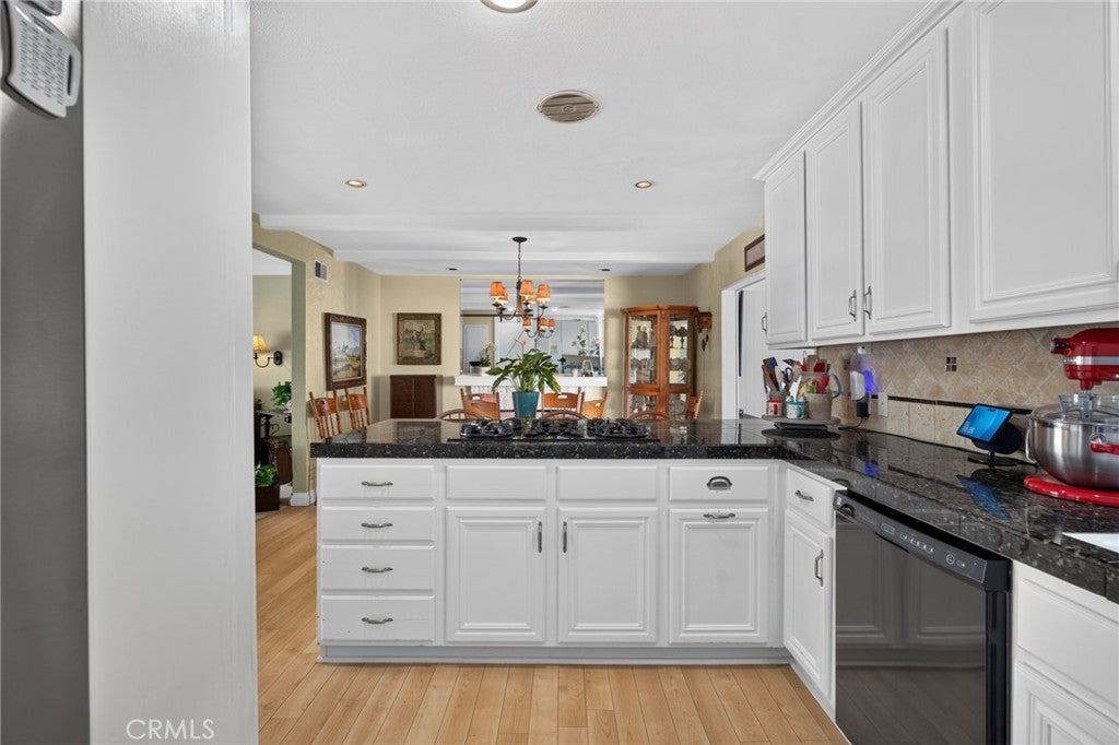 16281 Saratoga Lane, Huntington Beach CA 92649 - Photo 15