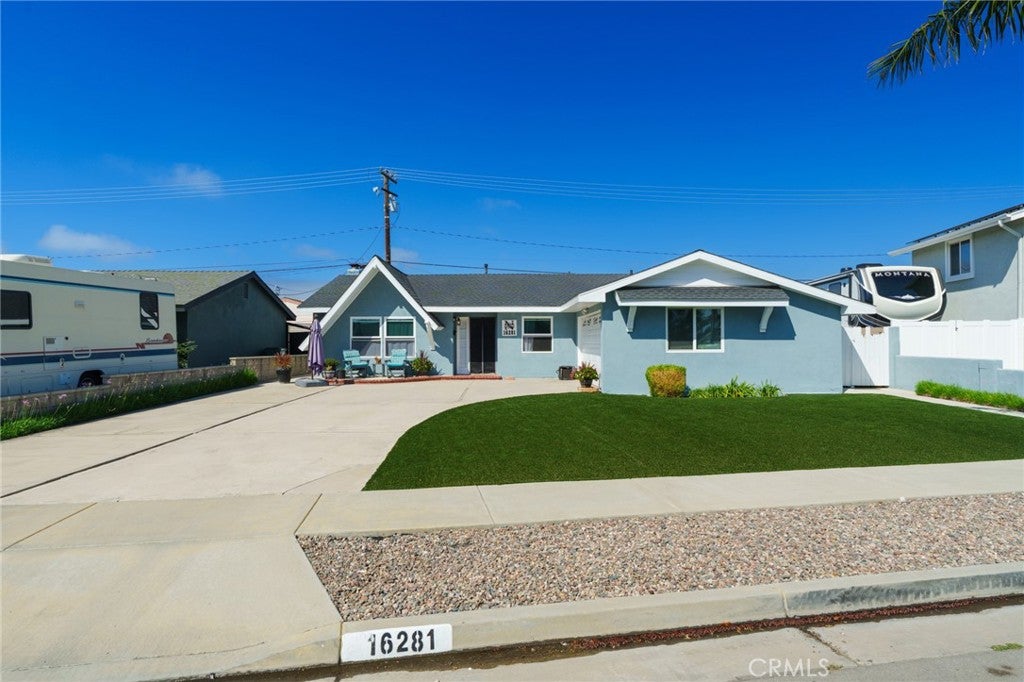 16281 Saratoga Lane, Huntington Beach CA 92649 - Photo 45