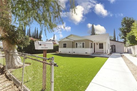 Photo of 13842 Hamlin Street, Van Nuys, CA 91401 (MLS # SR25244098) Photo of 13842 Hamlin Street, Van Nuys, CA 91401 (MLS # SR25244098)