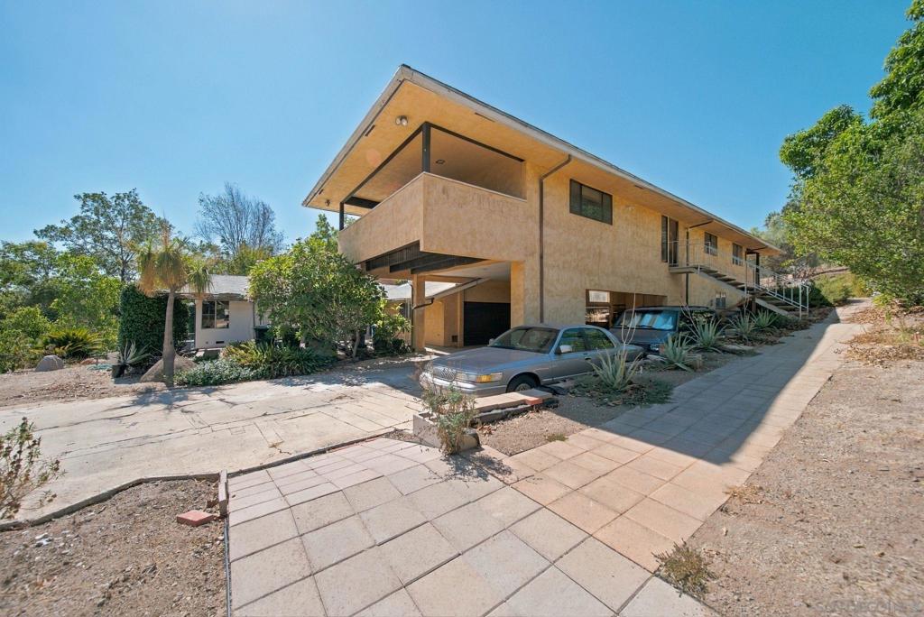 4940 Alzeda Dr