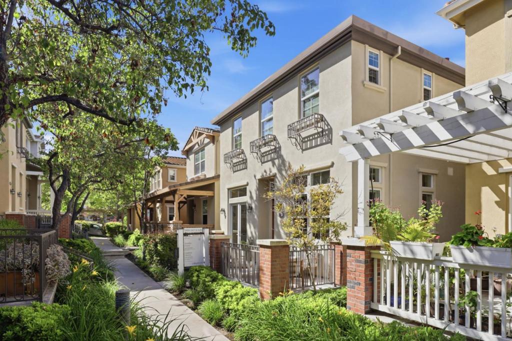238 Monte Vista