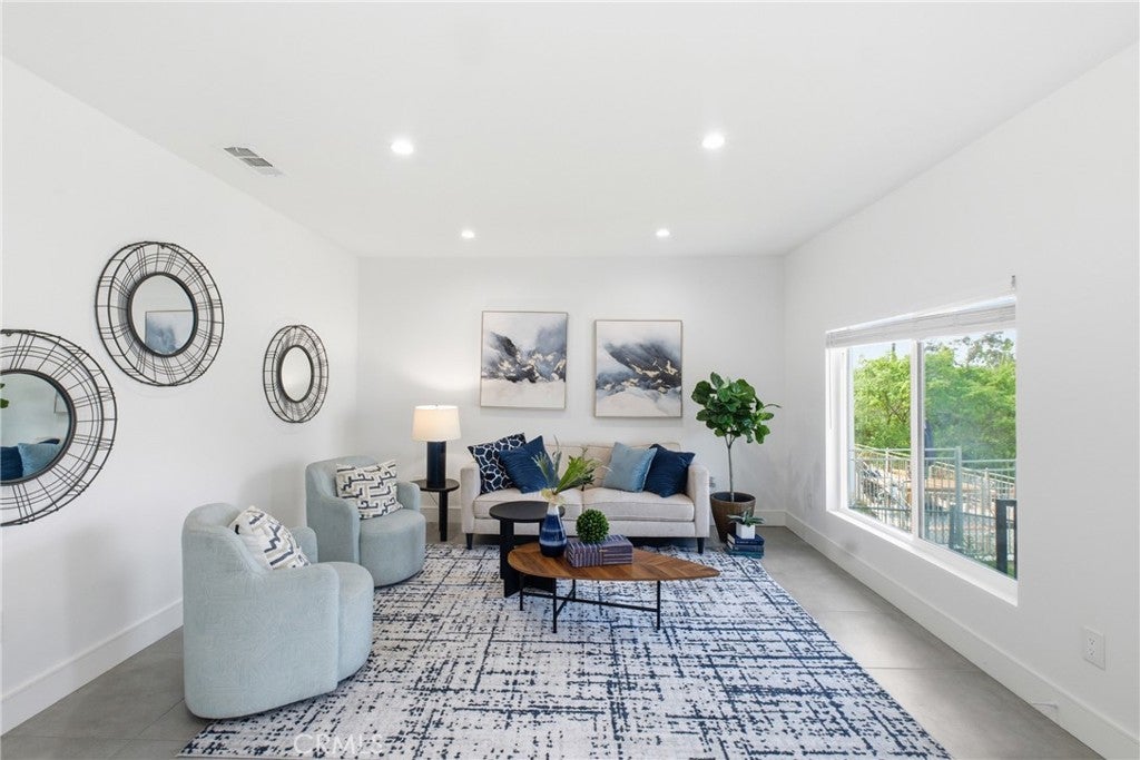 1364 S Ridgeley