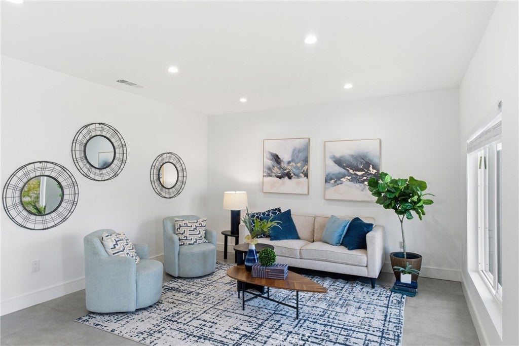 1364 S Ridgeley