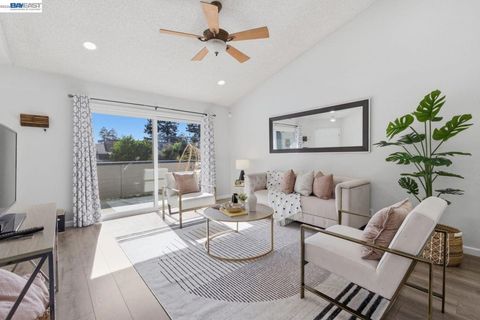 Photo of 370 Sequim Cmn, Fremont, CA 94539 (MLS # 41130624)