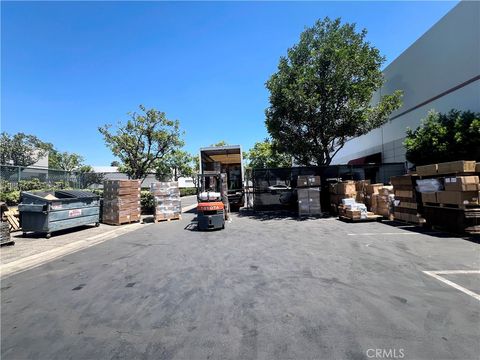 Photo of 105 Exchange Way, Pomona, CA 91768 (MLS # AR25177732) Photo of 105 Exchange Way, Pomona, CA 91768 (MLS # AR25177732)