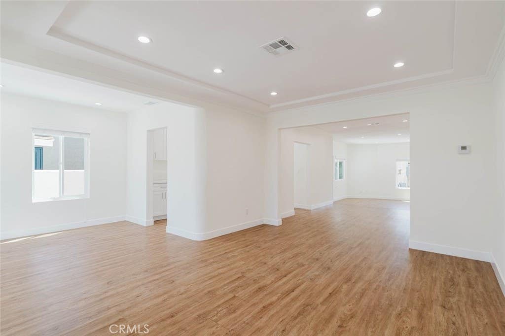 Photo of 6517 Bellaire Avenue, North Hollywood, CA 91606 (MLS # SR26137812)
