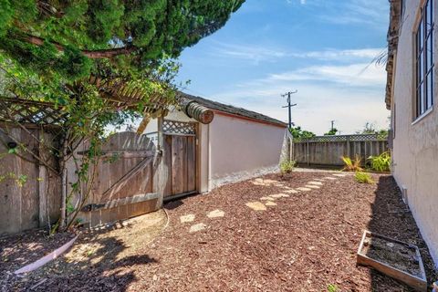 Tiny photo for 1503 King Street, Santa Cruz, CA 95060 (MLS # ML82054843)