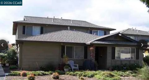 Photo of 1360 1360 Del Rio Ct Ct #4, Concord, CA 94518 (MLS # 41126312)