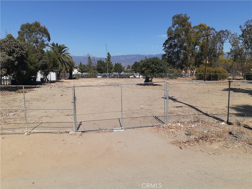 COMMERCIAL CORNER LOT IN SAN BERNARDINO