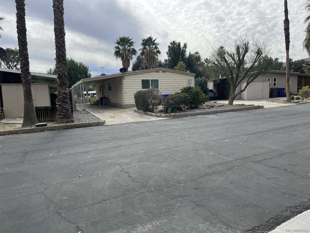 1010 Palm Canyon Dr 84
