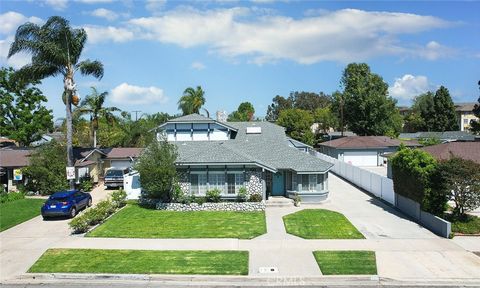 Photo of 633 N Orange Street, Orange, CA 92867 (MLS # LG26102351)