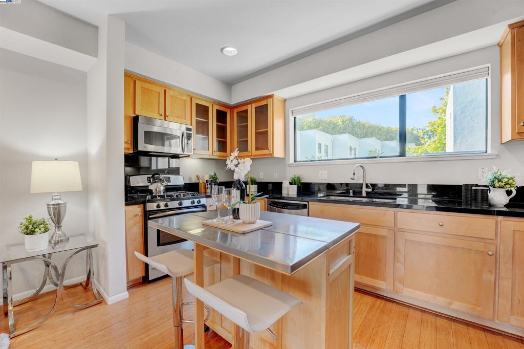 EMERYVILLE - Residential