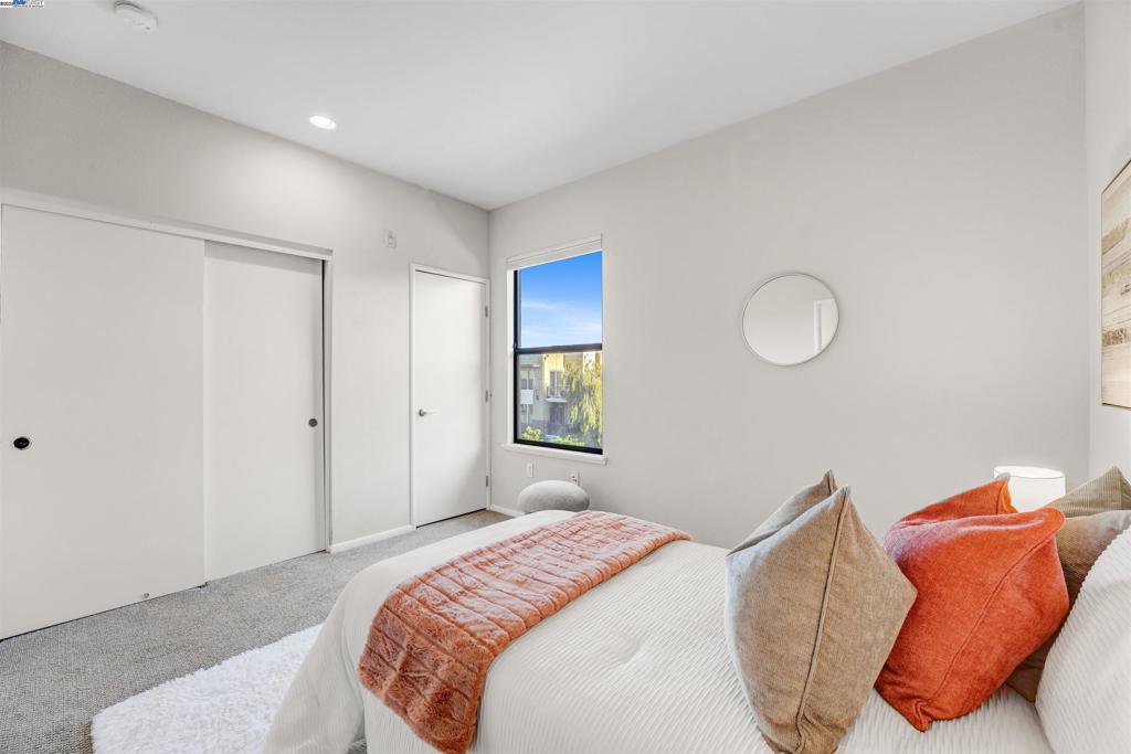 EMERYVILLE - Residential