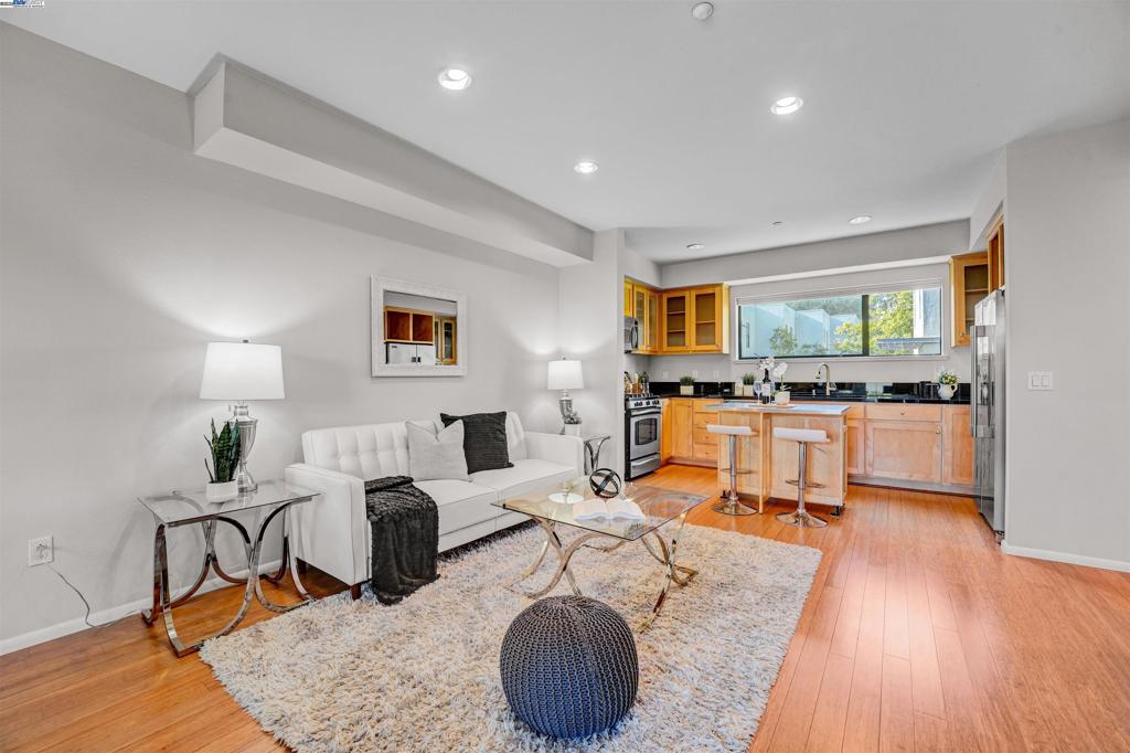 EMERYVILLE - Residential