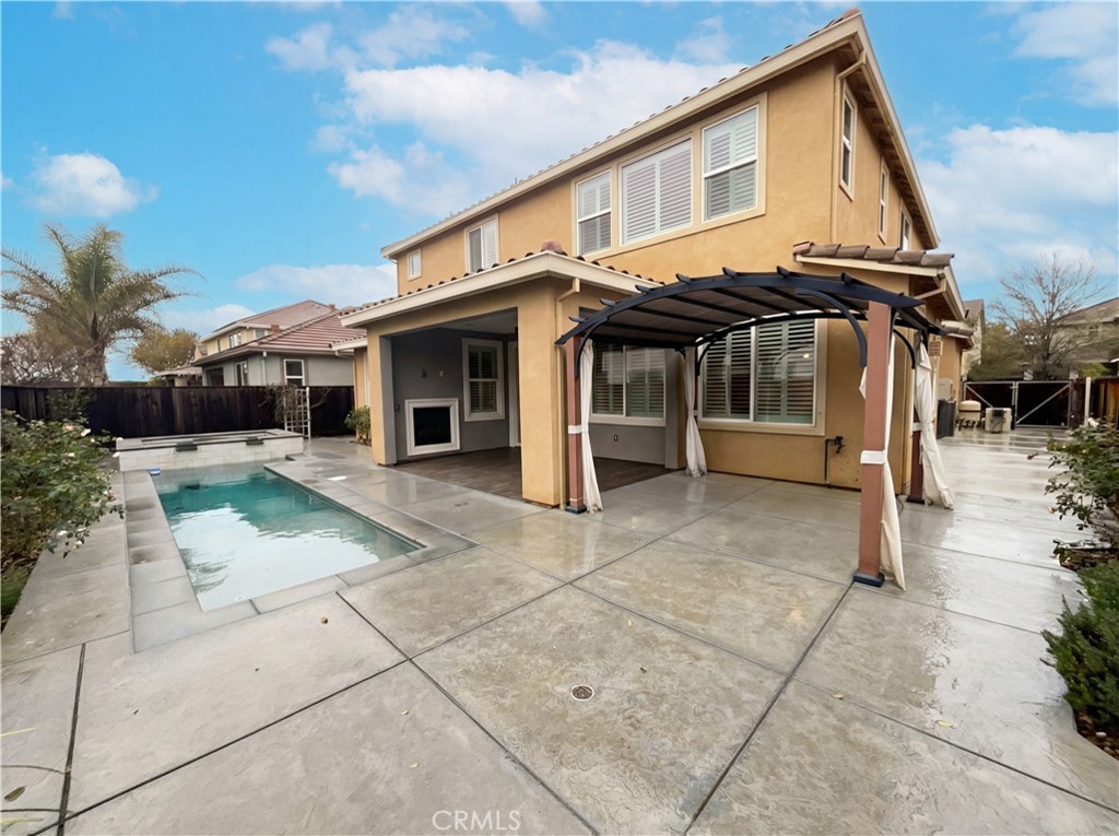 8581 Pinehollow