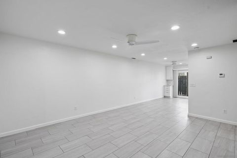 Photo of 166 N 1st st St #1, El Cajon, CA 92021 (MLS # 250042293SD) Photo of 166 N 1st st St #1, El Cajon, CA 92021 (MLS # 250042293SD)