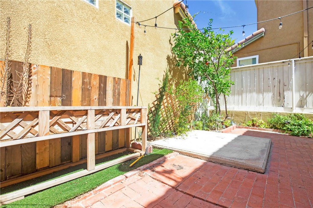 Los Abanicos (LOSA) - Residential Lease