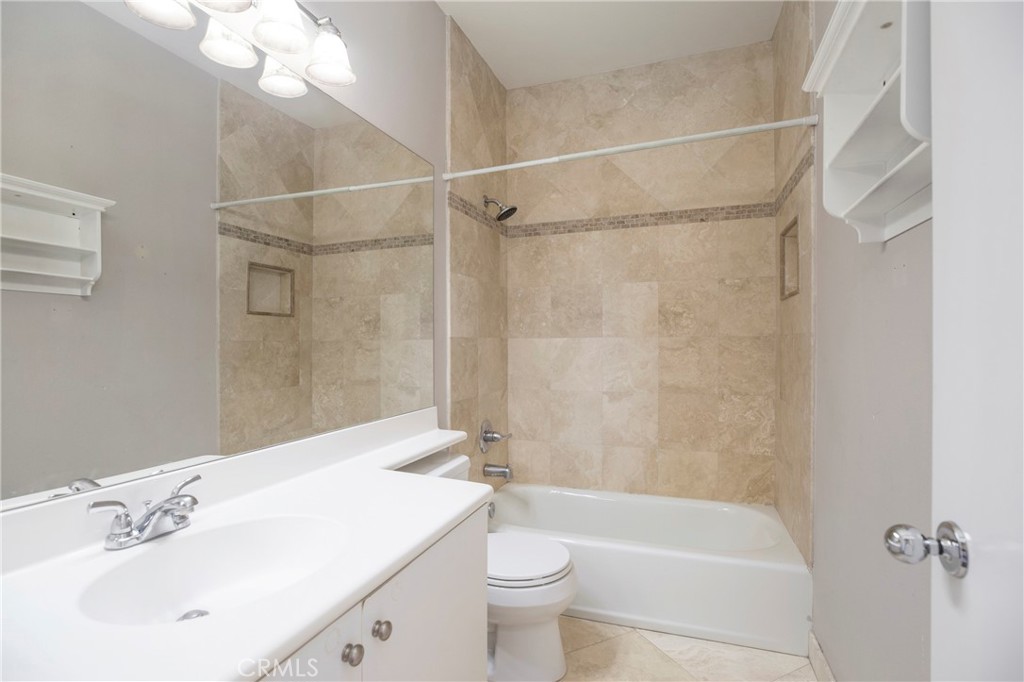 Los Abanicos (LOSA) - Residential Lease