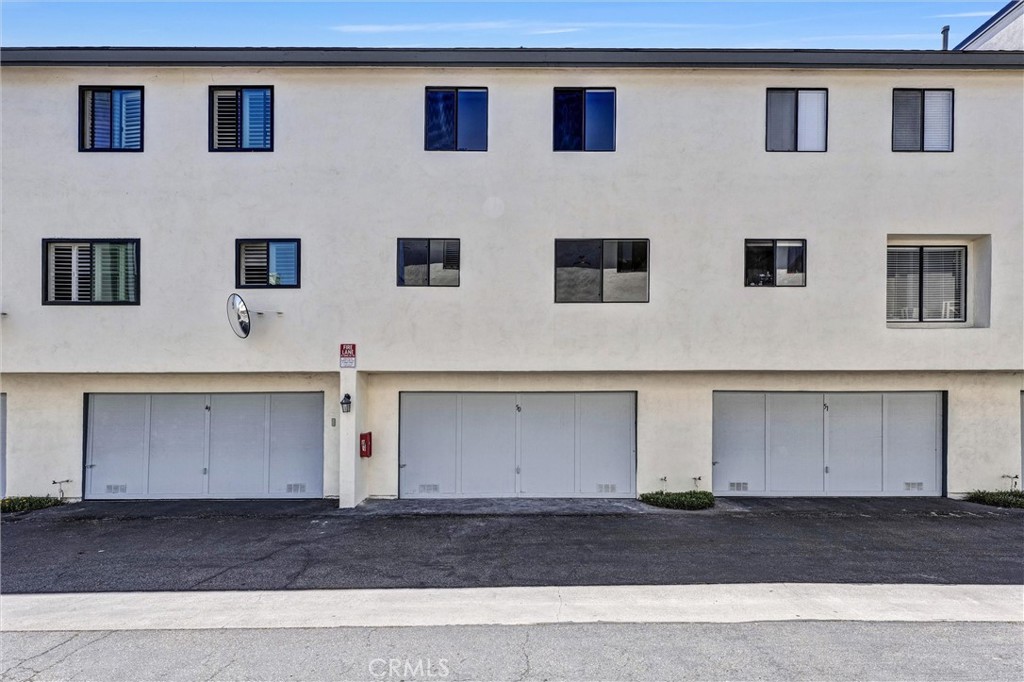 15111 Freeman Avenue 50