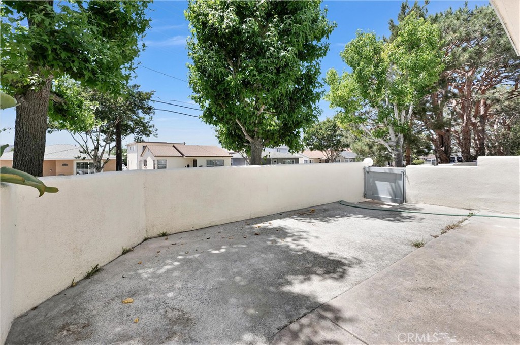 15111 Freeman Avenue 50