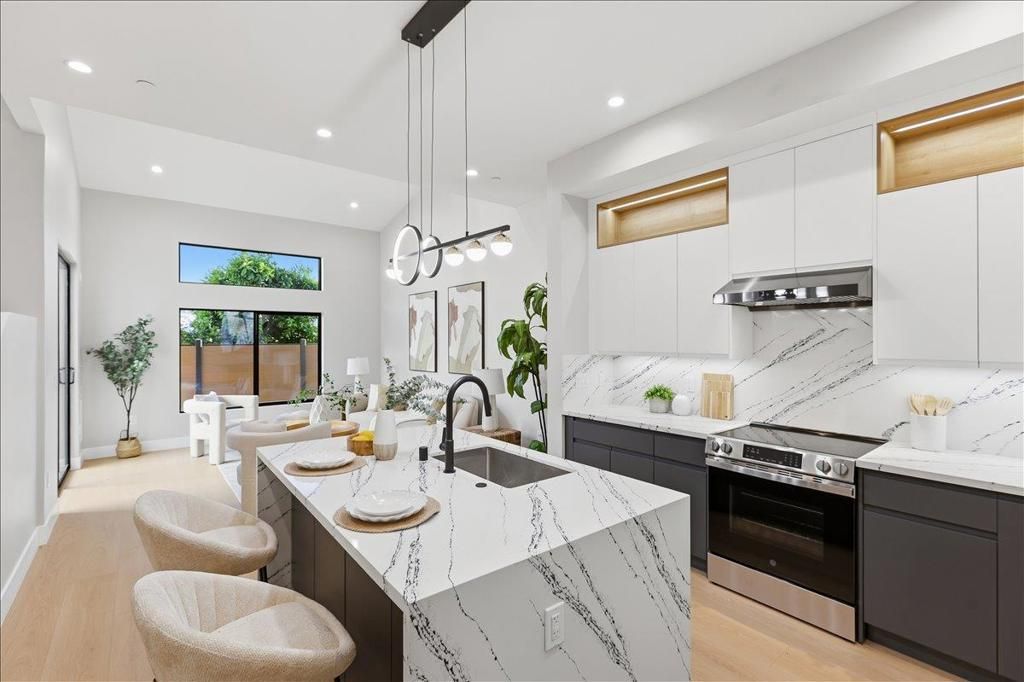 Photo of 453 Arleta Avenue, San Jose, CA 95128 (MLS # ML82039688)