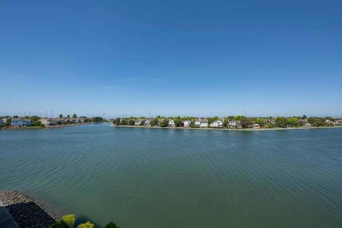 300 Baltic Circle 318