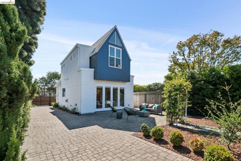 Photo of 1537 Ashby Ave AVE, Berkeley, CA 94703 (MLS # 41149403)