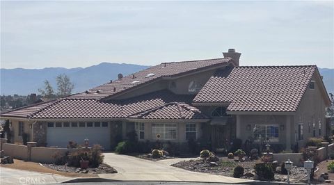 Photo of 17662 Ridge View Court, Apple Valley, CA 92307 (MLS # HD26065366)