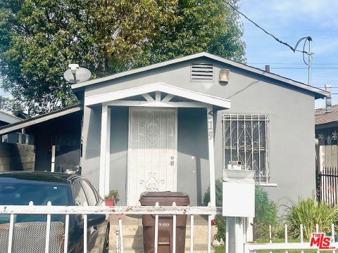 Photo of 619 W Cherry Street, Compton, CA 90222 (MLS # 26991157)