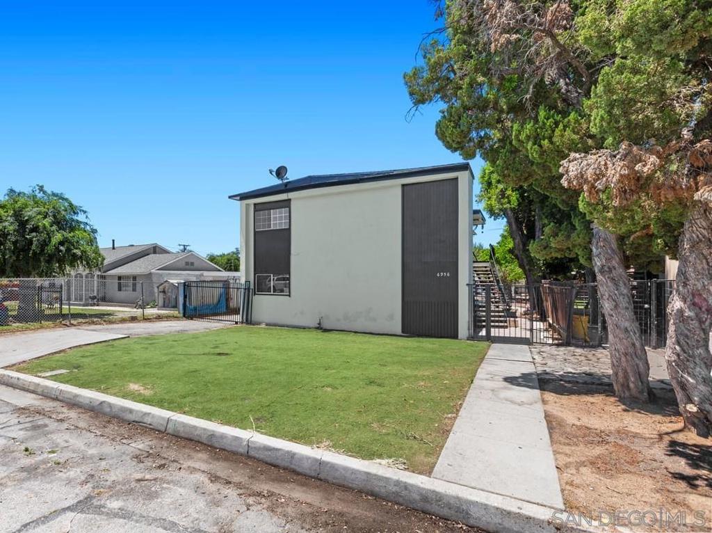 6956 Dwight Way