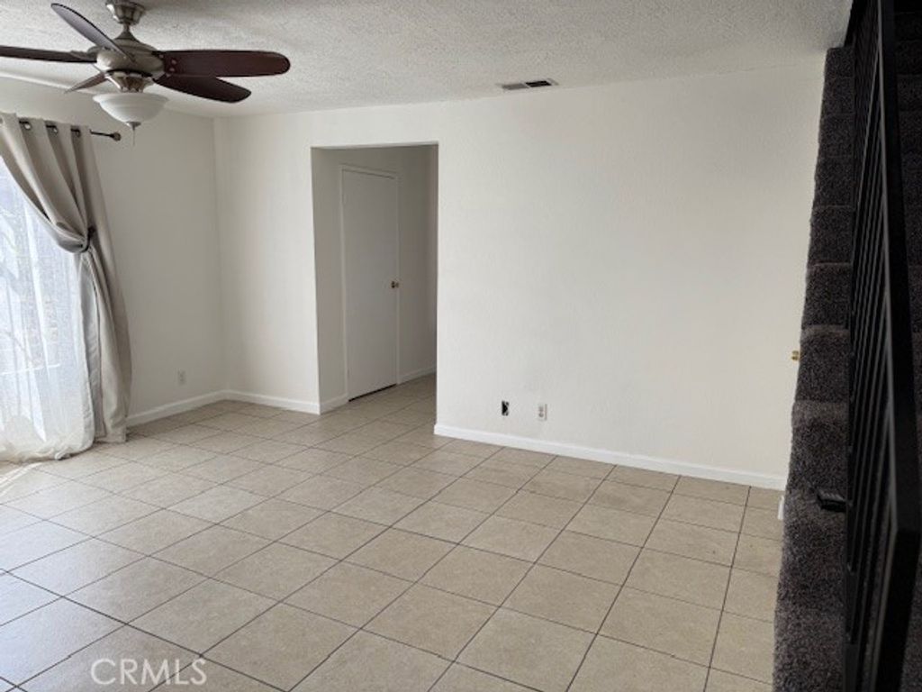 Photo of 1466 W 35th Street, Los Angeles, CA 90018 (MLS # DW25147314)