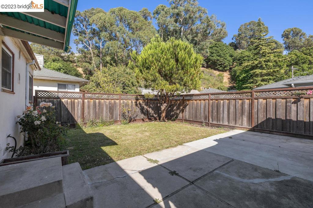 OAKLAND - Residential