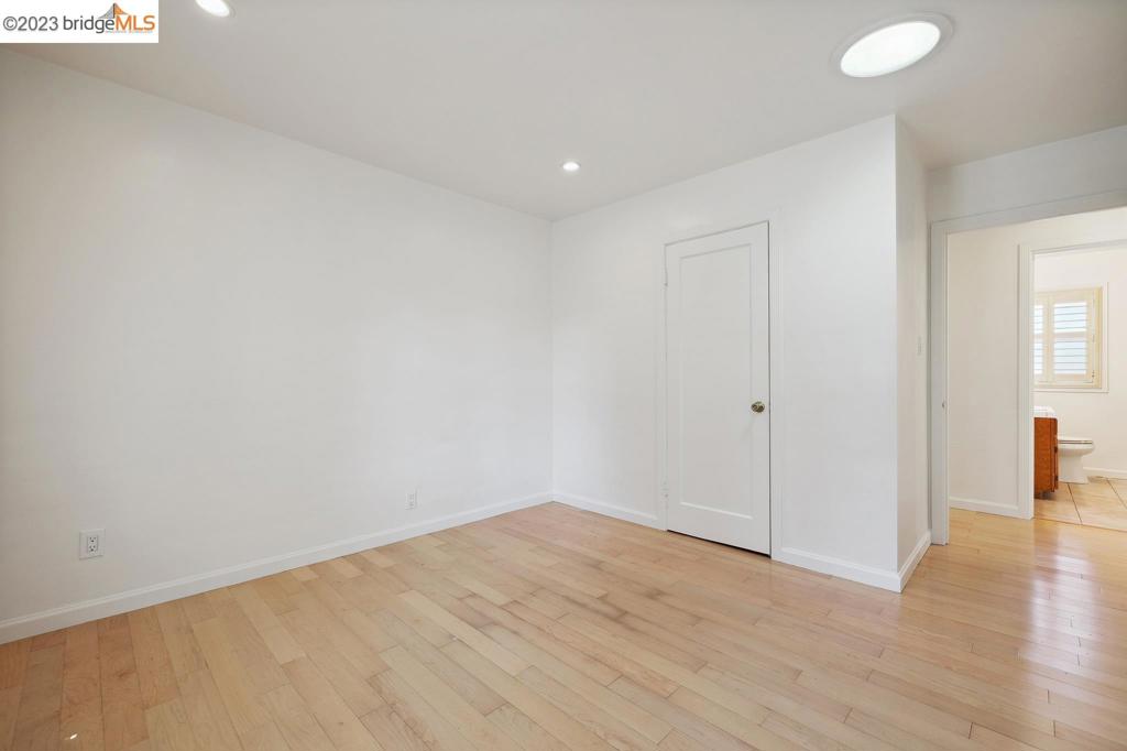 OAKLAND - Residential