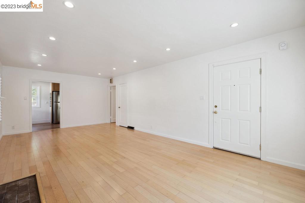 OAKLAND - Residential