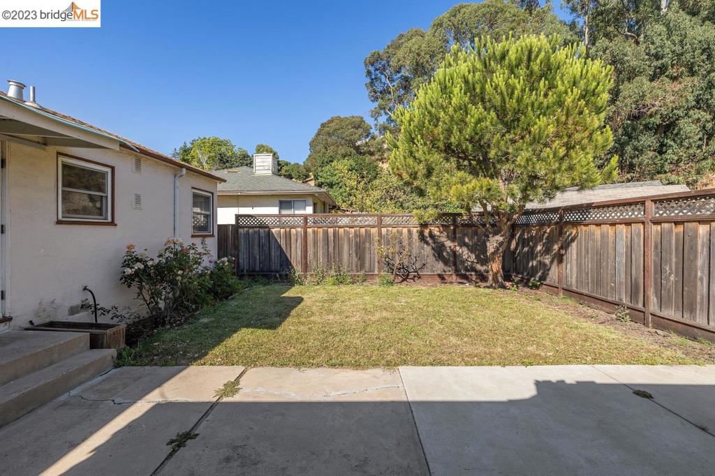 OAKLAND - Residential