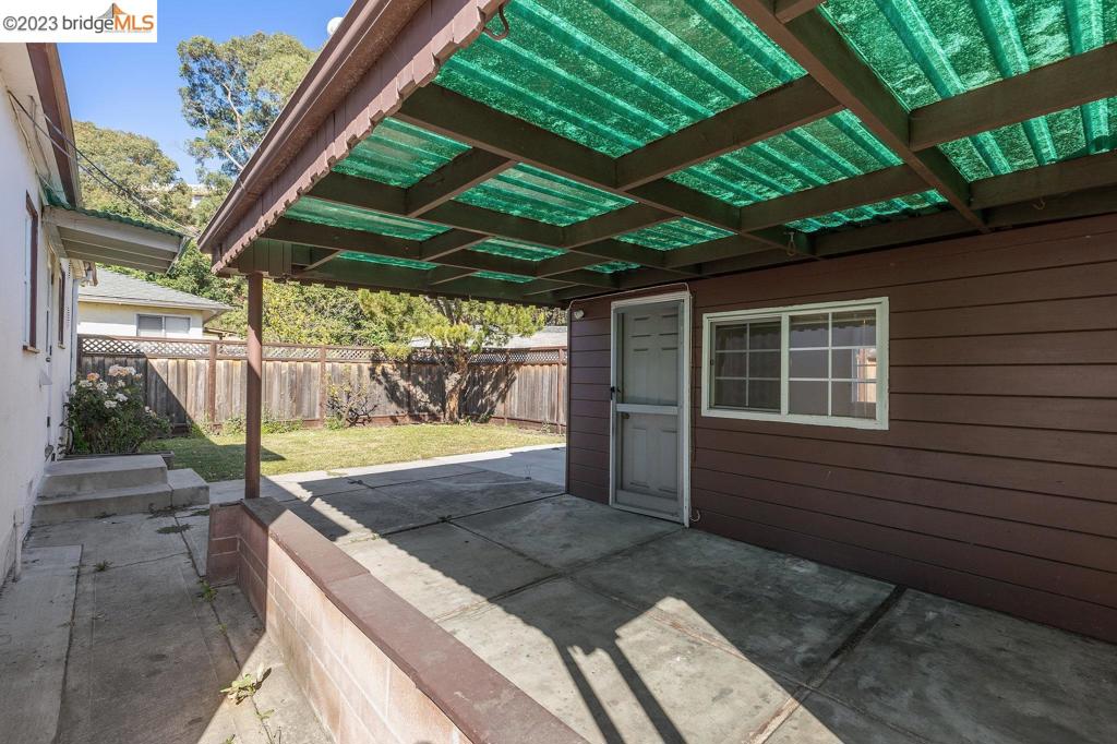 OAKLAND - Residential