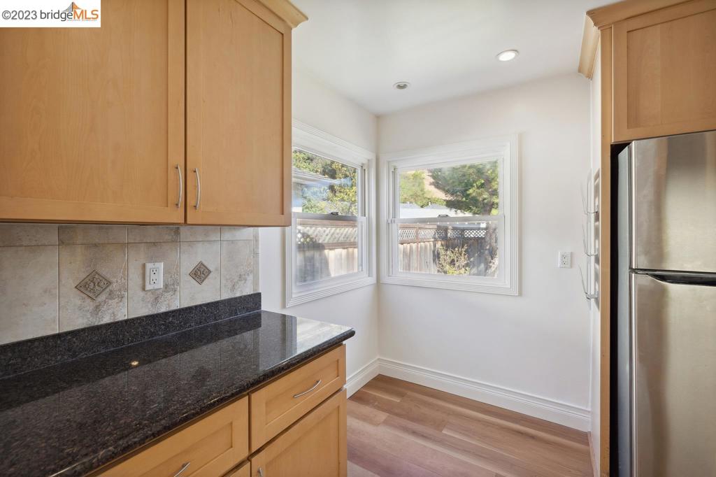 OAKLAND - Residential