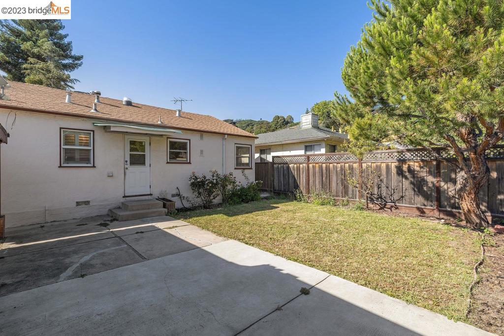 OAKLAND - Residential