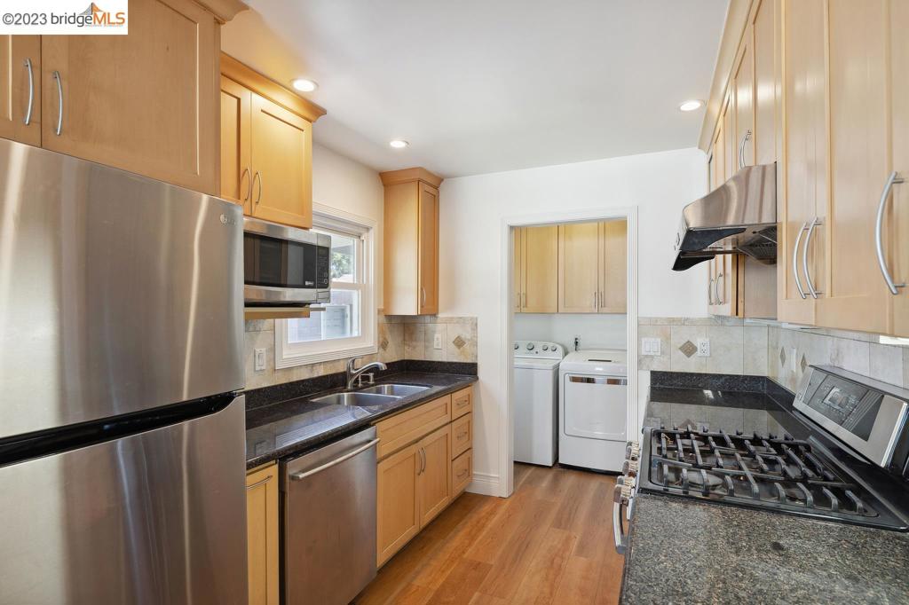 OAKLAND - Residential