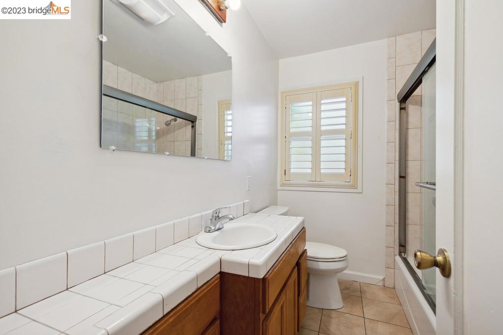 OAKLAND - Residential