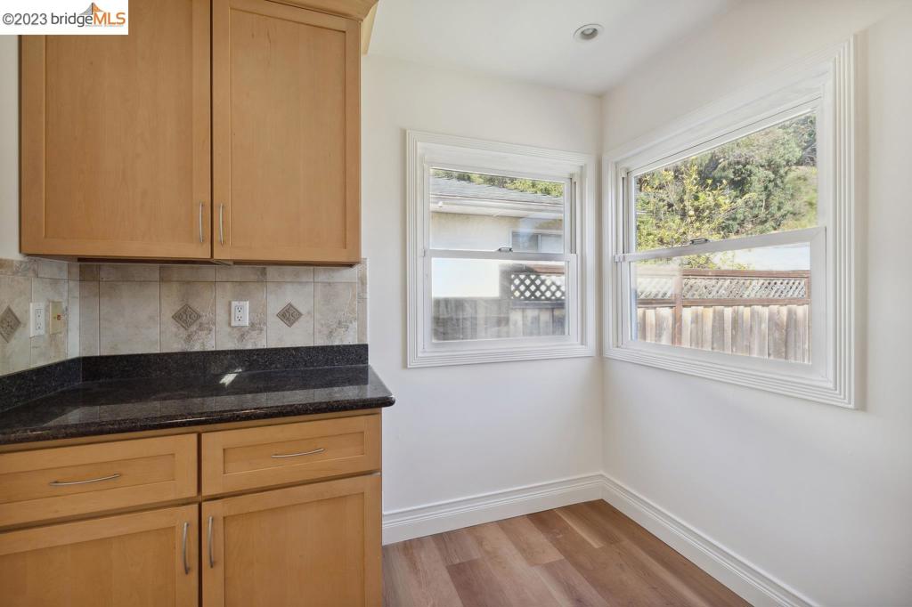 OAKLAND - Residential