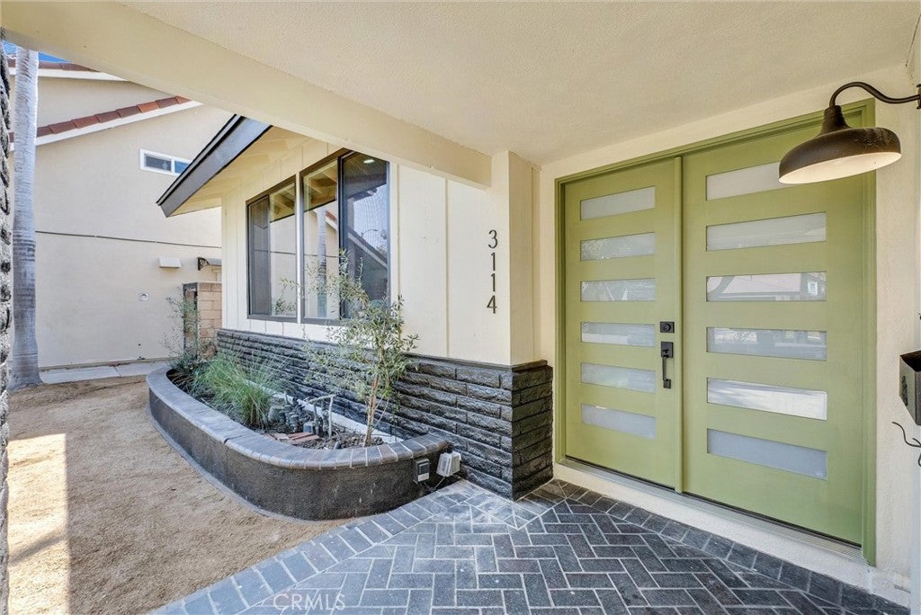 3114 S Rene