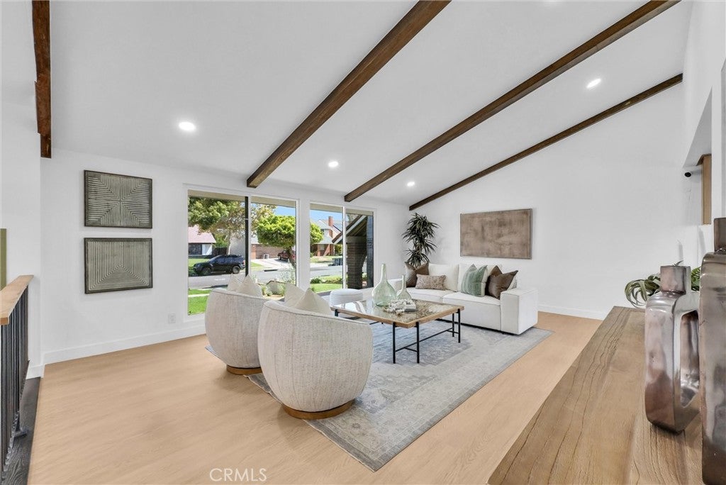 3114 S Rene