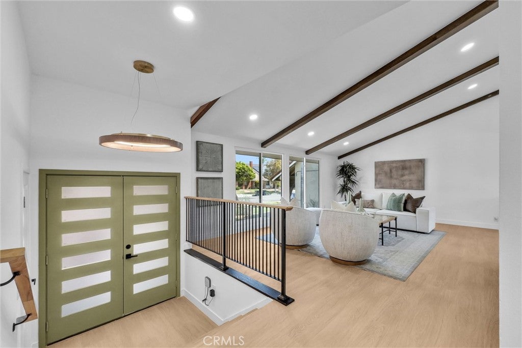 3114 S Rene