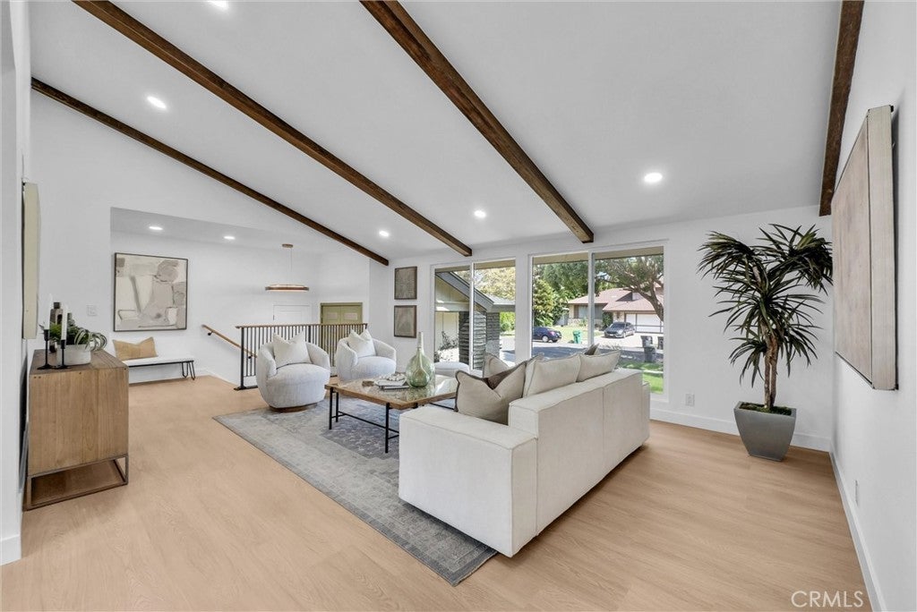 3114 S Rene