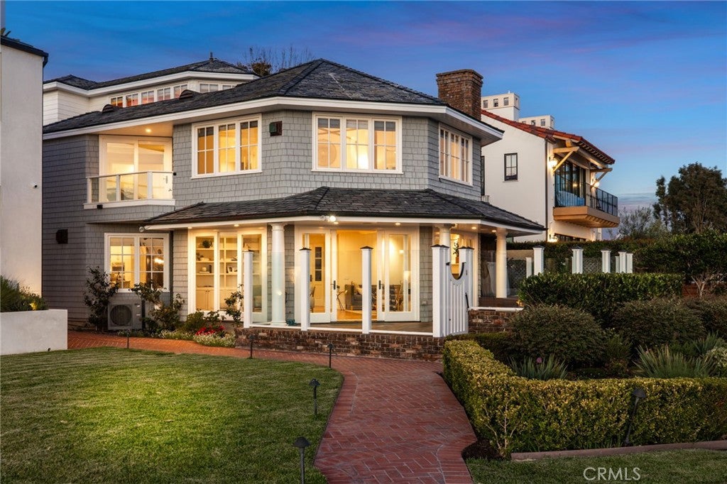 21 Bay Island