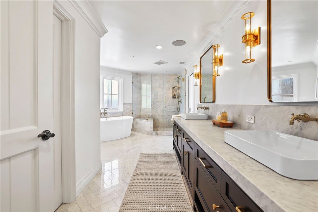 21 Bay Island, Newport Beach CA 92661 - Photo 34